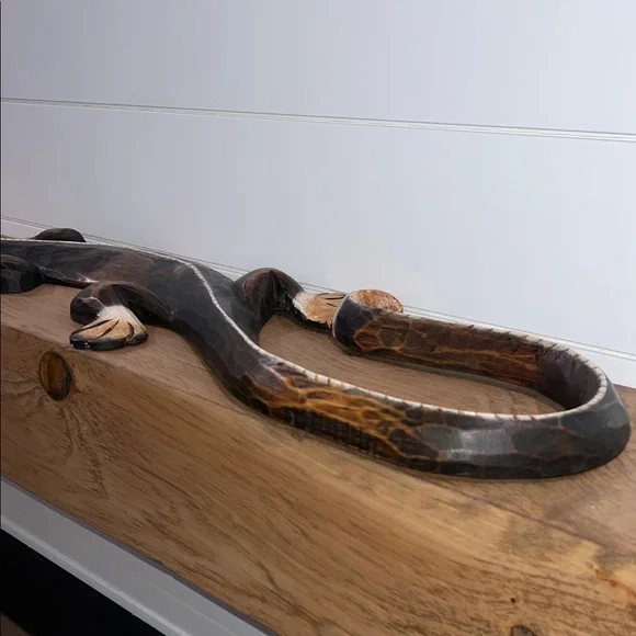 Handcrafted Wooden Lizard Decor - Picture 6 of 10
